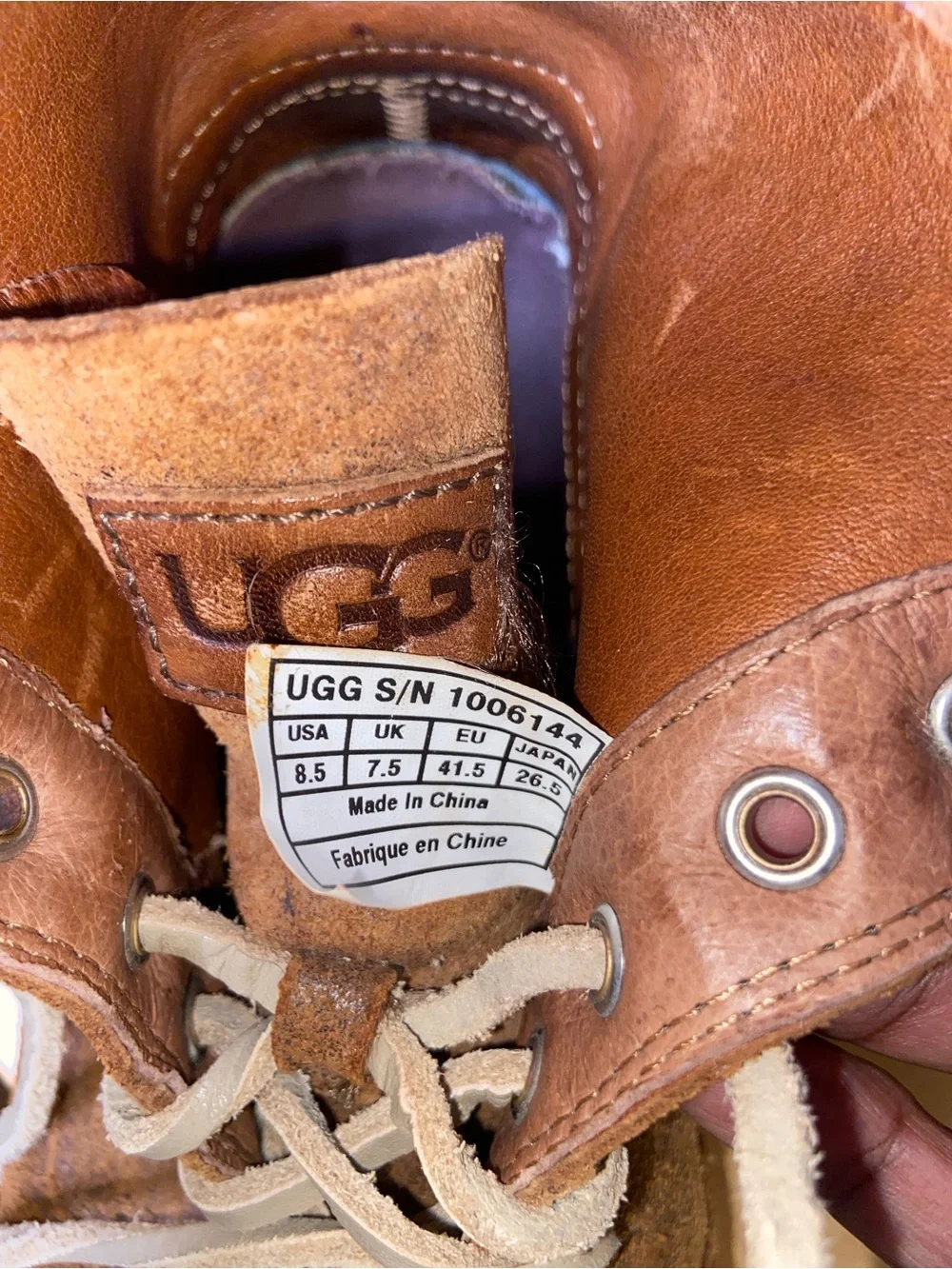 UGG 